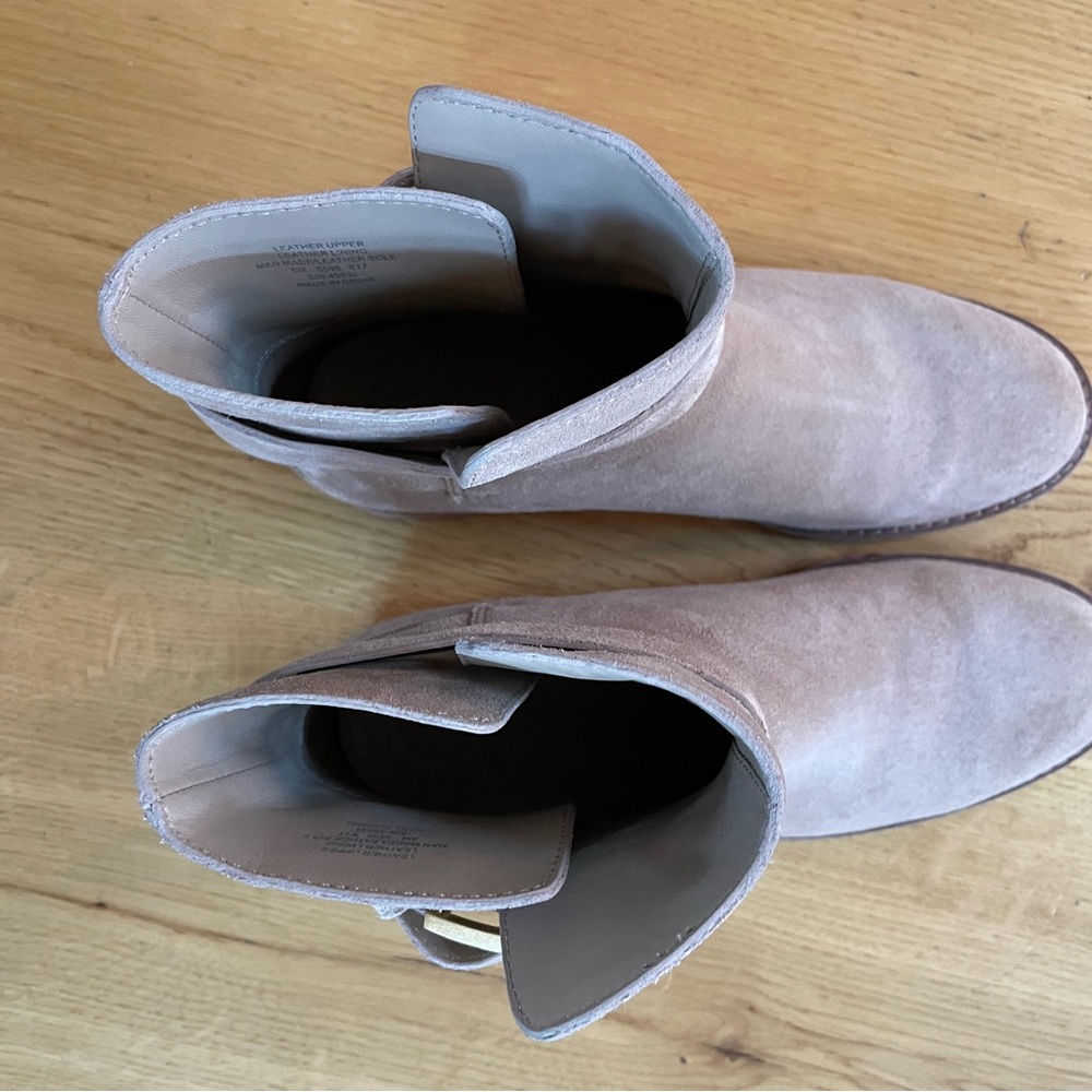 Tory Burch tan booties - Picture 4 of 9